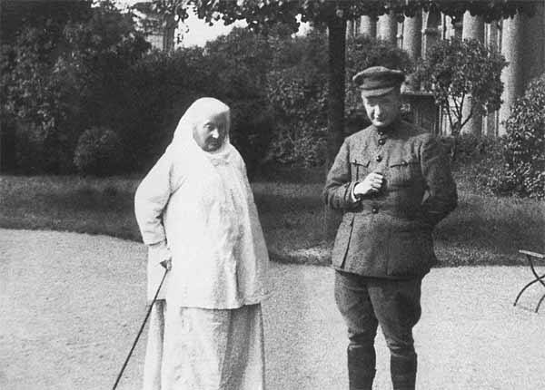 Е.К.Брешко-Брешковская и А.Ф.Керенский. Сентябрь 1917 года
