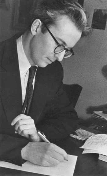 Дм. Голубков в своем рабочем кабинете. 1964. Публикуется впервые
