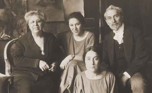 Розалия, Лидия, Жозефина и Леонид Пастернаки по приезде в Берлин. 1921
