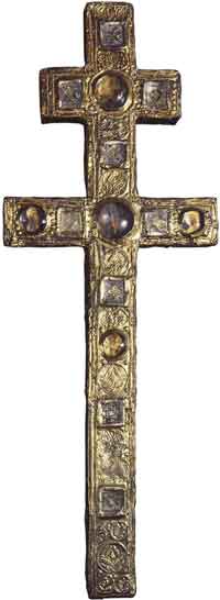 Крест воздвизальный. Серебро, золочение, басманное тиснение, чеканка. XII, конец XIV века
