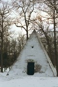 Павильон Пирамида в парке Большого Царскосельского дворца. Архитектор Ч.Камерон. (По проекту архитектора В.Неелова; 1770–1772). 1782–1783