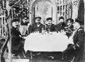 Арсений Иванович Морозов, совладелец Богородско-Глуховской мануфактуры (третий слева), и его гости. 1896