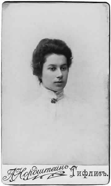 Гимназистка Юлия Флоренская. 1901
