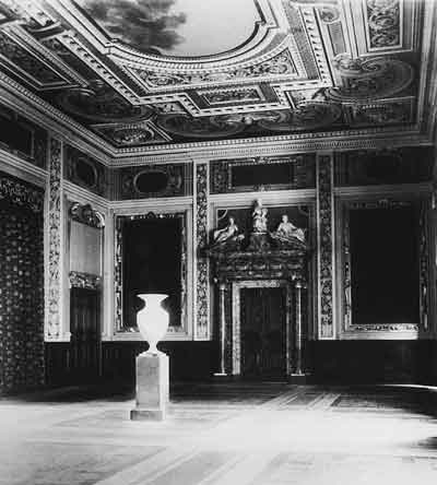 Венецианский зал музея Училища. Фото 1896 года
