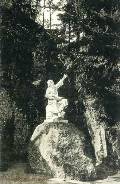 Статуя Вяйнемяйнена в парке Монрепо. Открытка начала XX века