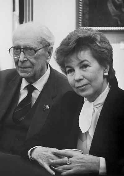 Р.М.Горбачева и Дмитрий Сергеевич Лихачев. 1989
