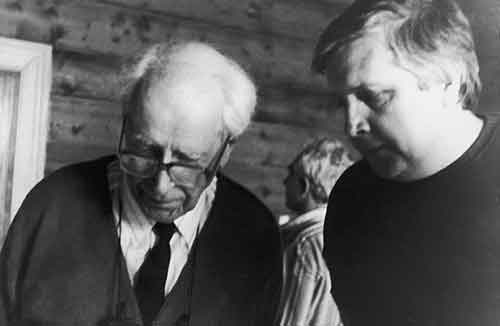 Д. С. Лихачев и В.П.Енишерлов на блоковской выставке в селе Тараканове. 1990
