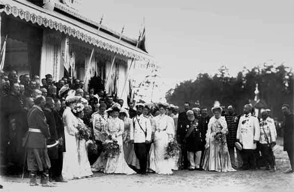 	Высочайший прием в павильоне Тамбовского дворянства во время Саровских торжеств. Фотография 1903 года. РГИА