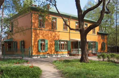 Усадьба Л.Н.Толстого «Хамовники». Главный дом после реставрации
