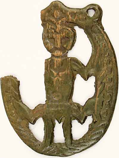 Пластина с изображением антропоморфной фигуры, фрагмент. Бронза, литье. VII–IX века
