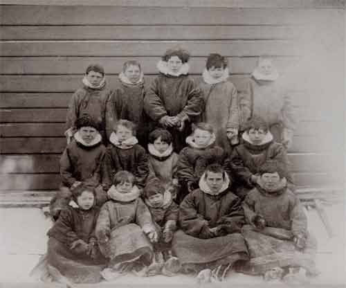 Зырянские дети. Обдорск. 1888. Фото К.Папаи
